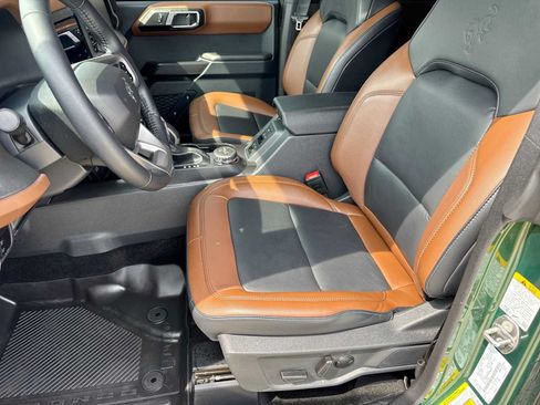 Used 2024 Ford Bronco Outer Banks AWD/4WD image 16