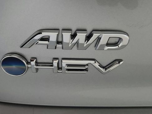 Used 2025 Toyota Camry LE AWD/4WD image 13