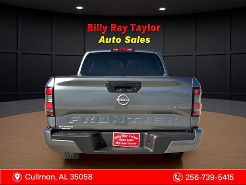 Used 2024 Nissan Frontier SV image 12
