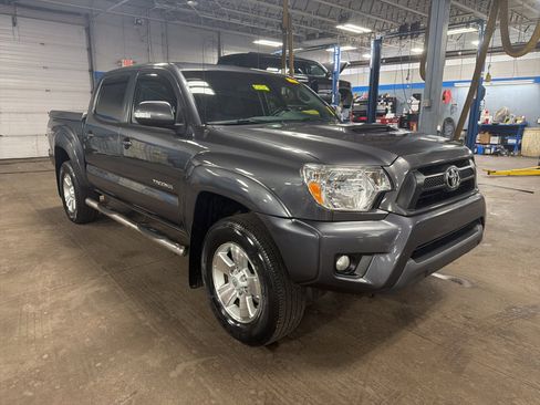 Used 2015 Toyota Tacoma 4x4 Double Cab image 7