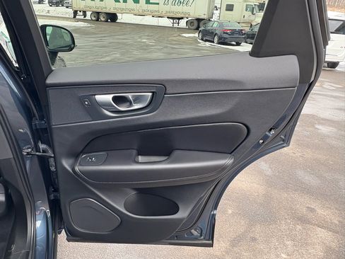 Used 2024 Volvo XC60 B5 Core image 25