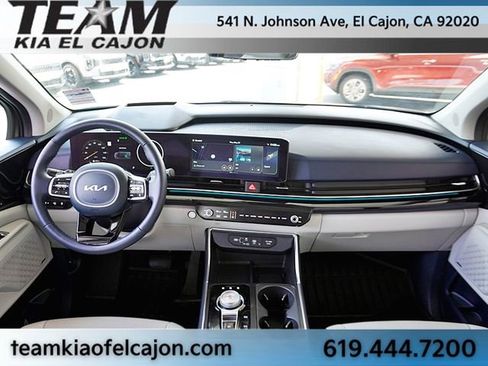 Certified 2025 Kia Carnival SX Prestige FWD image 21