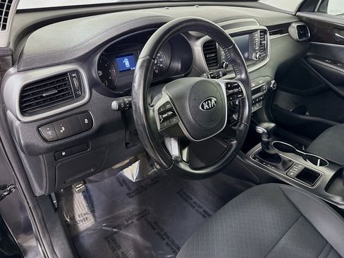 Used 2020 Kia Sorento LX w/ LX I4 Convenience Package image 22