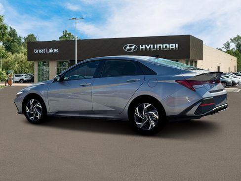 New 2025 Hyundai Elantra SEL image 4