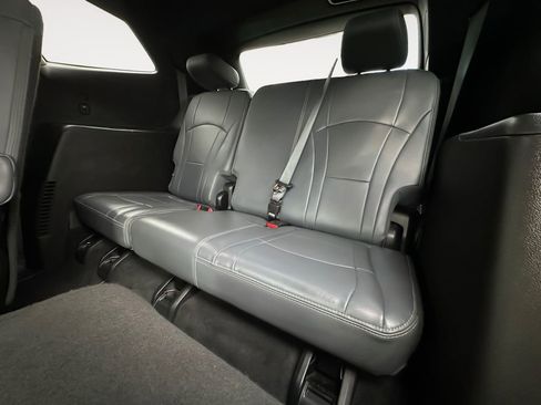 Used 2024 Buick Enclave Premium image 19