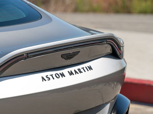 Used 2025 Aston Martin V8 Vantage Coupe RWD image 23