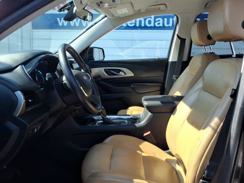 Used 2018 Chevrolet Traverse LT FWD image 7