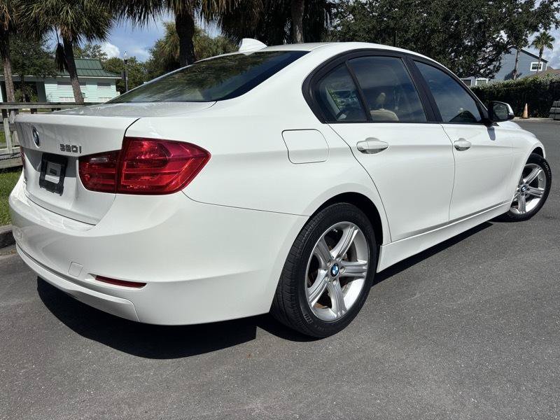 Used 2015 BMW 320i Sedan RWD image 13