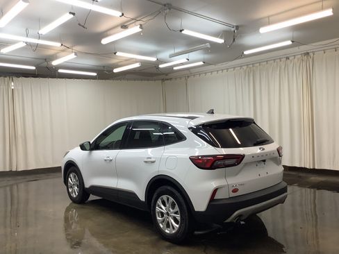Used 2025 Ford Escape Active FWD image 9