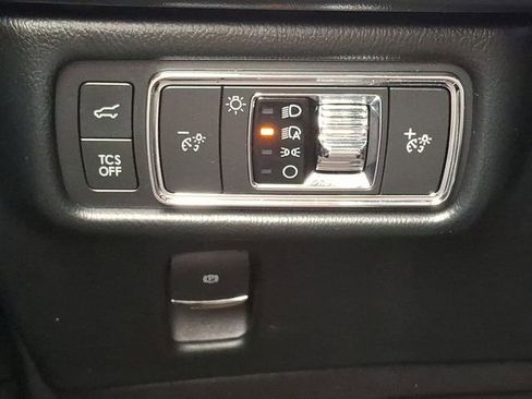 Used 2022 Lincoln Nautilus FWD image 25