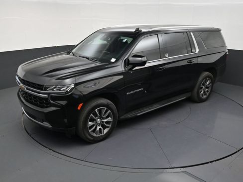 Used 2024 Chevrolet Suburban LS RWD image 12
