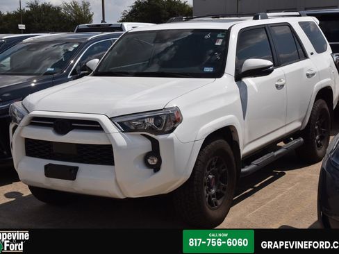 Used 2022 Toyota 4Runner SR5 Premium w/ Moonroof Package RWD image 1