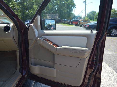 Used 2008 Ford Explorer Eddie Bauer AWD/4WD image 31