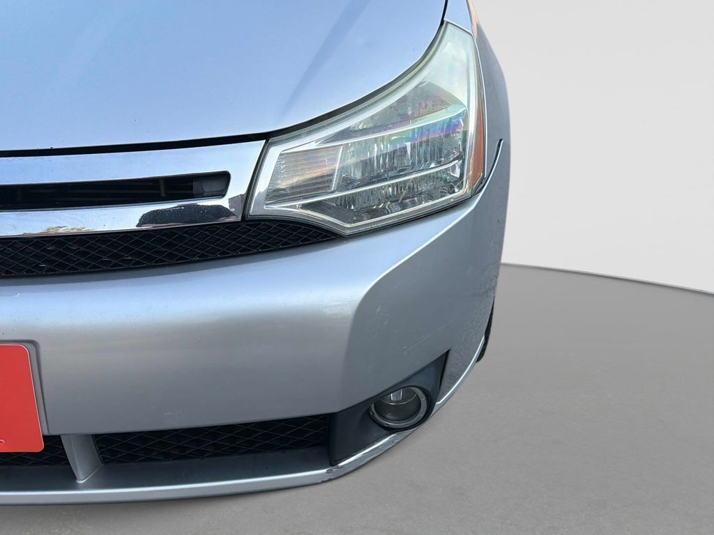 Used 2010 Ford Focus SEL FWD image 11