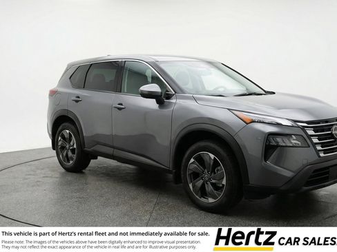 Used 2025 Nissan Rogue SV image 1