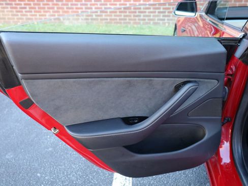 Used 2018 Tesla Model 3 Long Range image 16