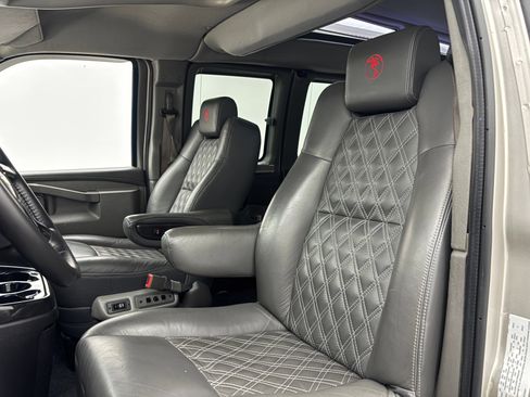Used 2023 Chevrolet Express 2500 Extended RWD image 18