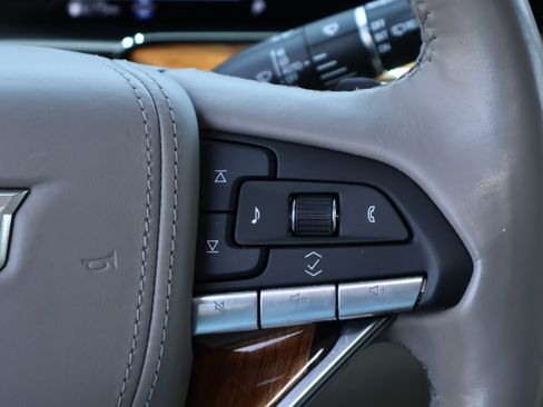 Used 2024 Cadillac Escalade ESV Sport Platinum w/ LPO, ONYX Package AWD/4WD image 18