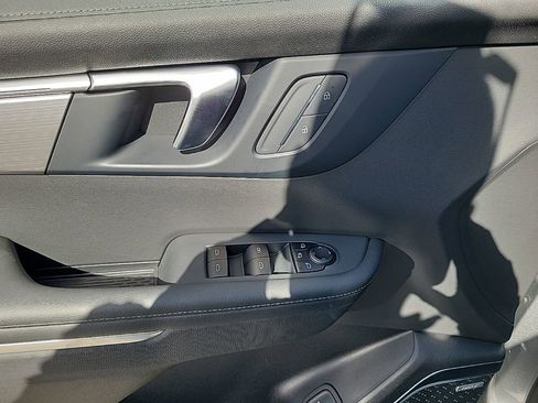 Used 2025 Buick Enclave Preferred image 6