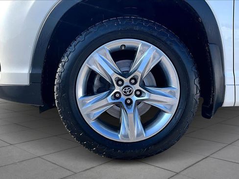 Used 2019 Toyota Highlander Limited image 11