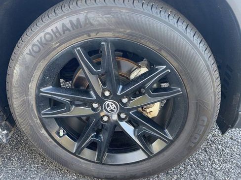 Used 2024 Toyota Grand Highlander Limited image 10