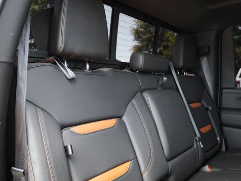 Used 2022 GMC Sierra 2500 AT4 w/ AT4 Premium Plus Package AWD/4WD image 30