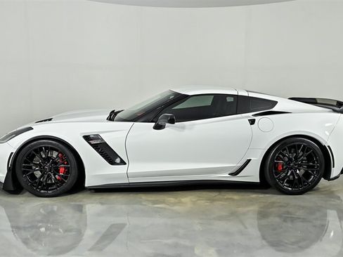 Used 2019 Chevrolet Corvette Z06 RWD image 6