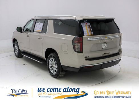 Used 2024 Chevrolet Suburban LT image 6