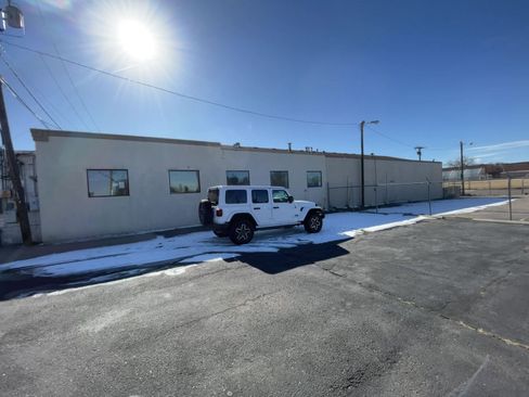 Used 2025 Jeep Wrangler Willys image 10