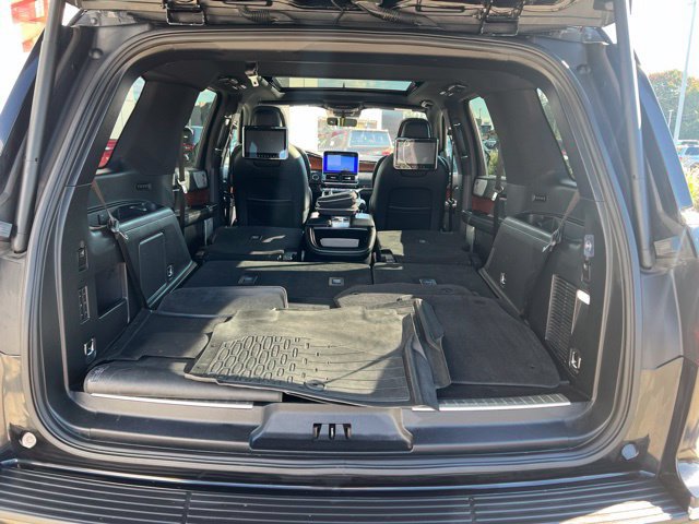Used 2019 Lincoln Navigator Reserve AWD/4WD image 38