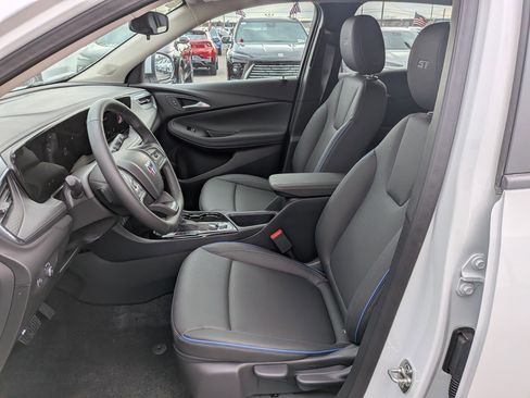 New 2026 Buick Encore GX Sport Touring image 17