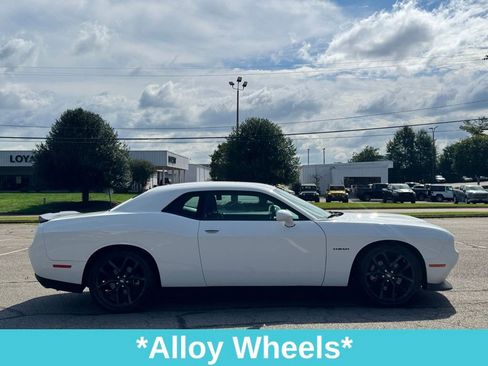 Used 2022 Dodge Challenger R/T w/ Blacktop Package image 11