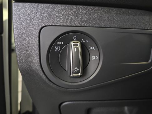 Used 2020 Volkswagen Tiguan SEL image 26