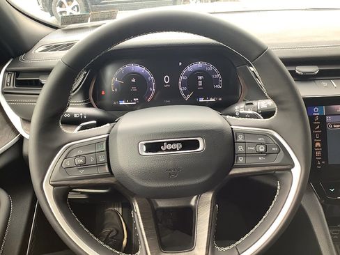New 2026 Jeep Grand Cherokee L Limited AWD/4WD image 13