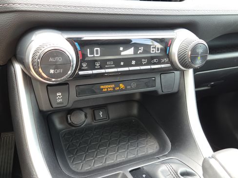 Certified 2022 Toyota RAV4 XLE Premium AWD/4WD image 23
