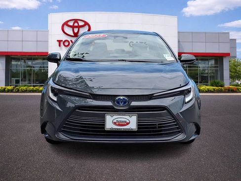 Used 2023 Toyota Corolla LE w/ Carpet Mat Package (TMS) AWD/4WD image 2