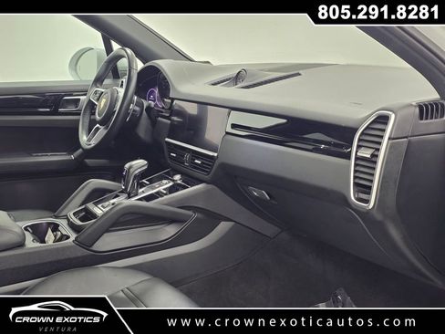 Used 2022 Porsche Cayenne image 12