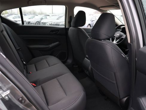 Used 2025 Nissan Altima 2.5 SV image 11