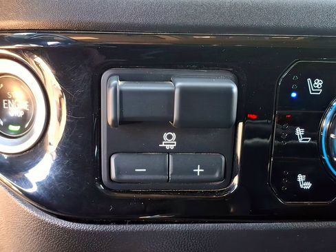 Used 2022 GMC Sierra 1500 SLT AWD/4WD image 12