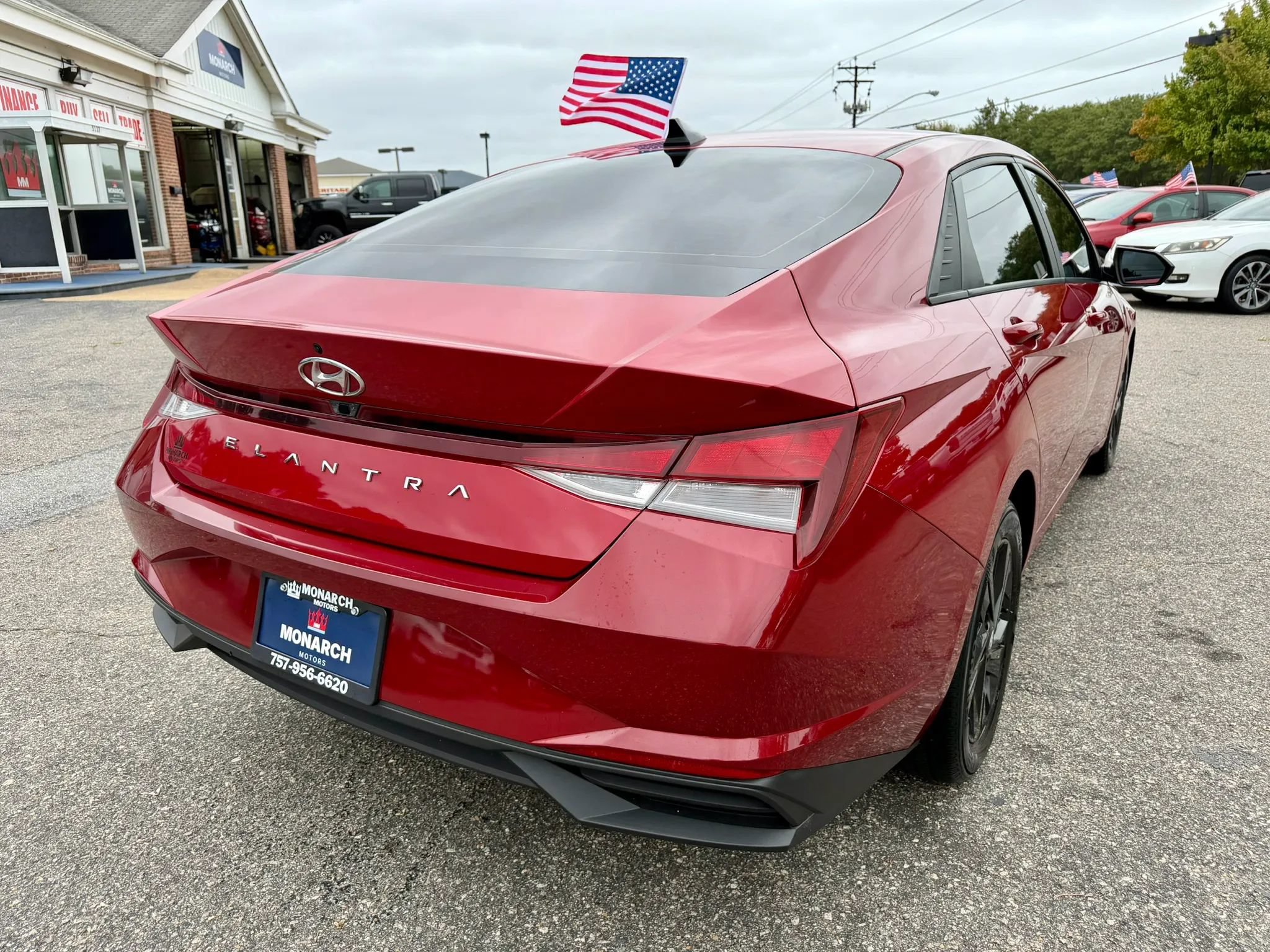 Used 2021 Hyundai Elantra SEL FWD image 5