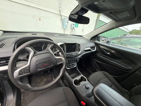Used 2022 GMC Terrain SLE FWD image 10