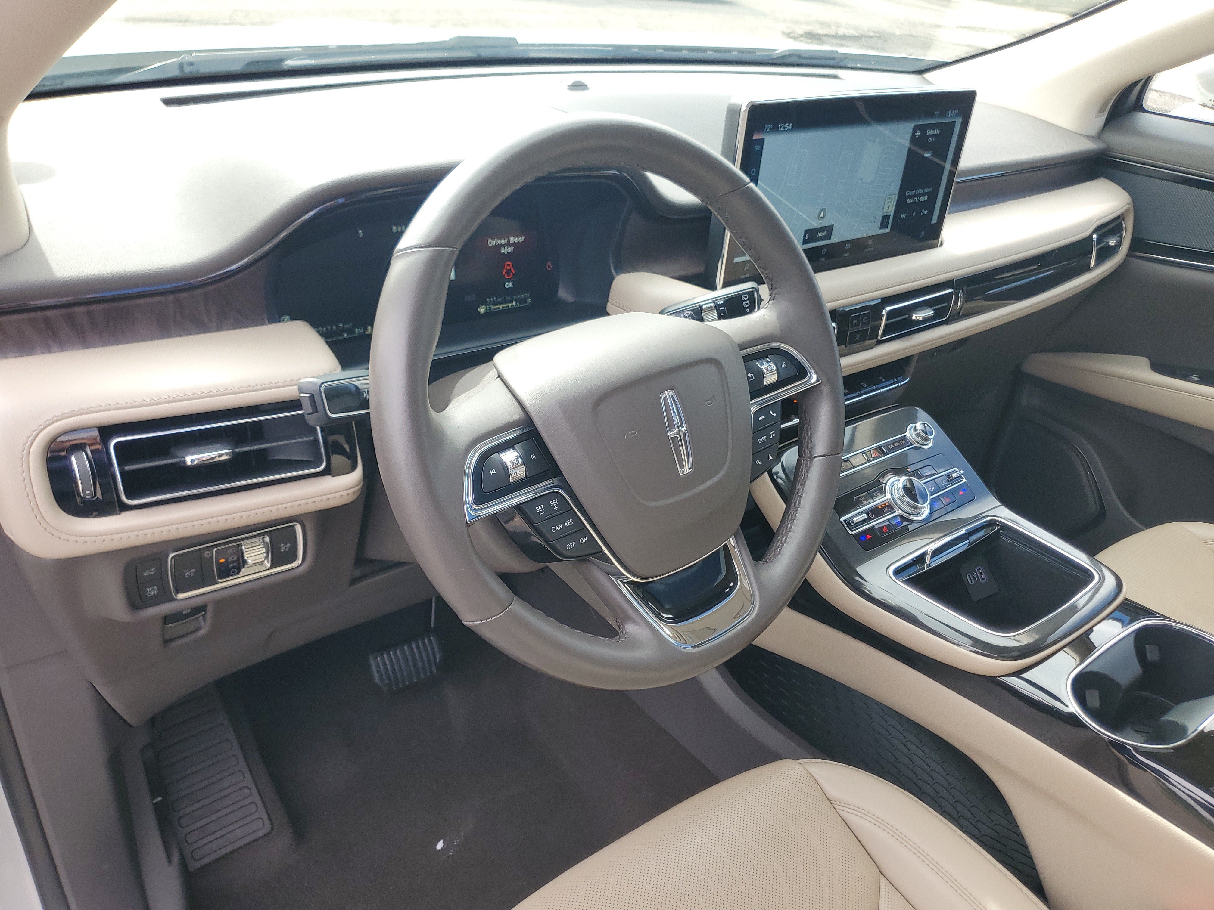 Used 2023 Lincoln Nautilus Reserve AWD/4WD image 13