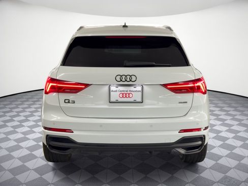 Used 2023 Audi Q3 2.0T Premium w/ Black Optic Sport Package AWD/4WD image 11