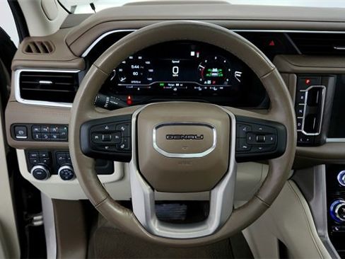 Used 2022 GMC Yukon XL Denali image 14