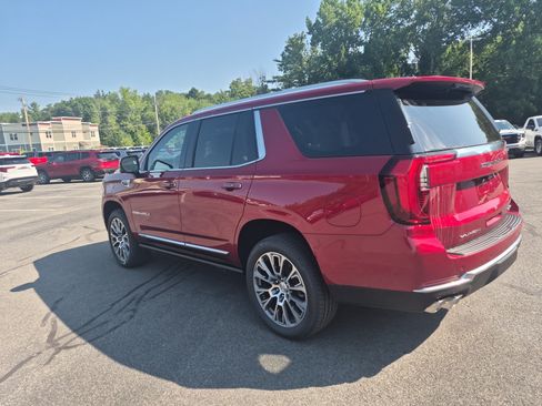 New 2026 GMC Yukon Denali w/ Denali Reserve Package AWD/4WD image 3