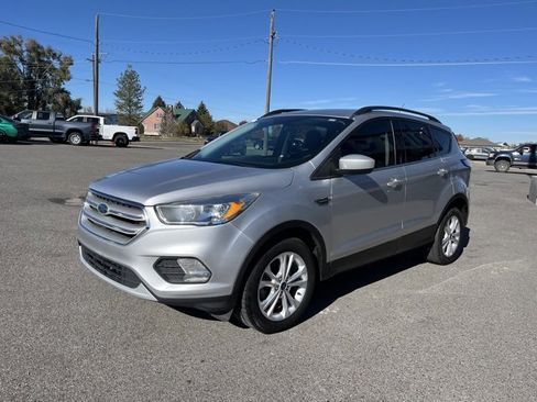 Used 2018 Ford Escape SE image 3