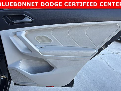 Used 2022 Volkswagen Tiguan SE R-Line image 28