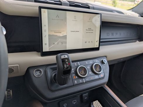 Used 2024 Land Rover Defender 110 X AWD/4WD image 28