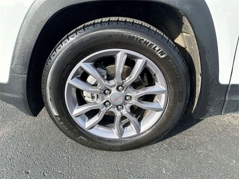 Used 2022 GMC Terrain SLT w/ Infotainment Package II image 10