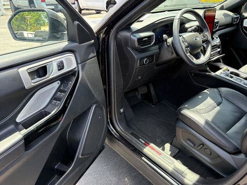Used 2023 Ford Explorer ST w/ Equipment Group 401A AWD/4WD image 18
